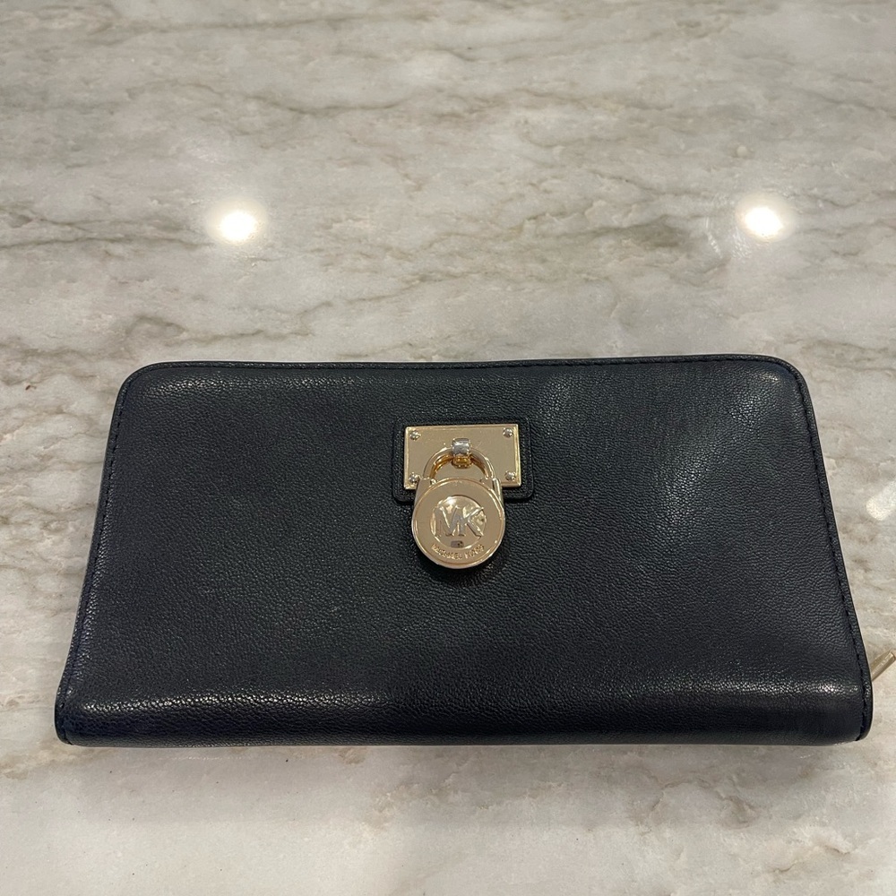 Authentic Michael Kors Leather wallet